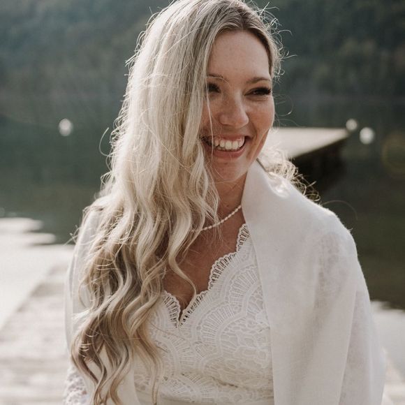 Meet your Posher, Jennifer - Picture 1 of 1